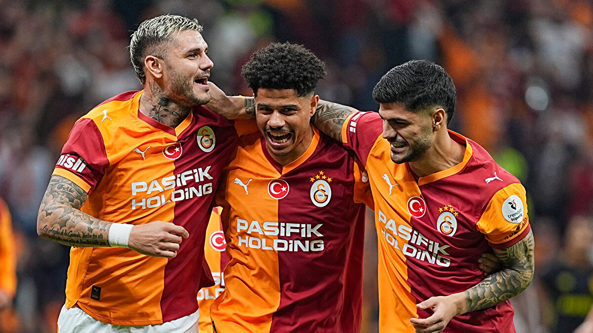Süper Lig'in 10. haftasında Galatasaray, sahasında Göztepe’yi 3-1 mağlup ederek namağlup liderliğini sürdürdü.