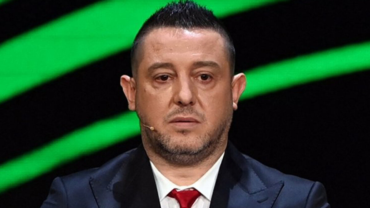 İkinci sarı kart doğru, Osimhen'e de sarı verilebilirdi<br><br>Tartışmalı kırmızı kart pozisyonuyla ilgili de görüş belirten Kahveci, "Göztepe'de Bokele'nin gördüğü ikinci sarı kart bence verilir. Rakibine vuruyor. Orada Osimhen'e de sarı verilebilirdi ama yine kırmızı kartla oyun dışı kalırdı Bokele." dedi.