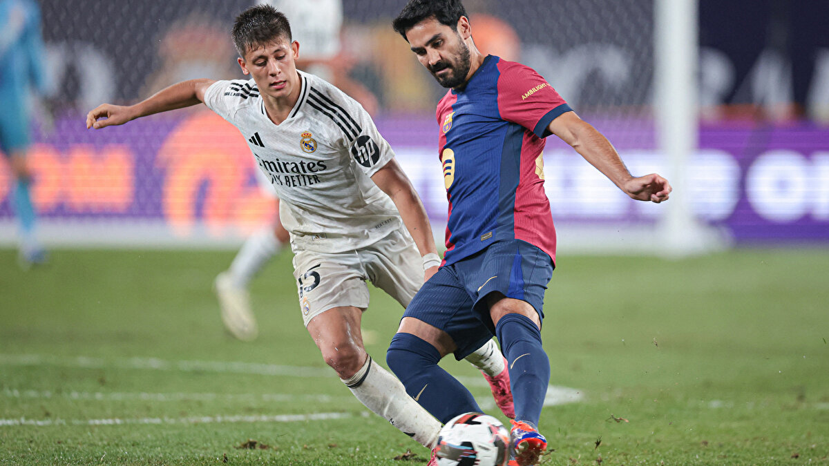 REAL MADRID - BARCELONA 11'LER<br><br>Real Madrid XI: Courtois, Valverde, Militao, Huijsen, Carreras, Tchouameni, Arda, Camavinga, Bellingham, Vinicius, Mbappe.<br><br>Barcelona XI: Szczesny, Kounde, Cubarsi, Garcia, Balde, De Jong, Pedri, Yamal, Fermin, Rashford, Ferran.