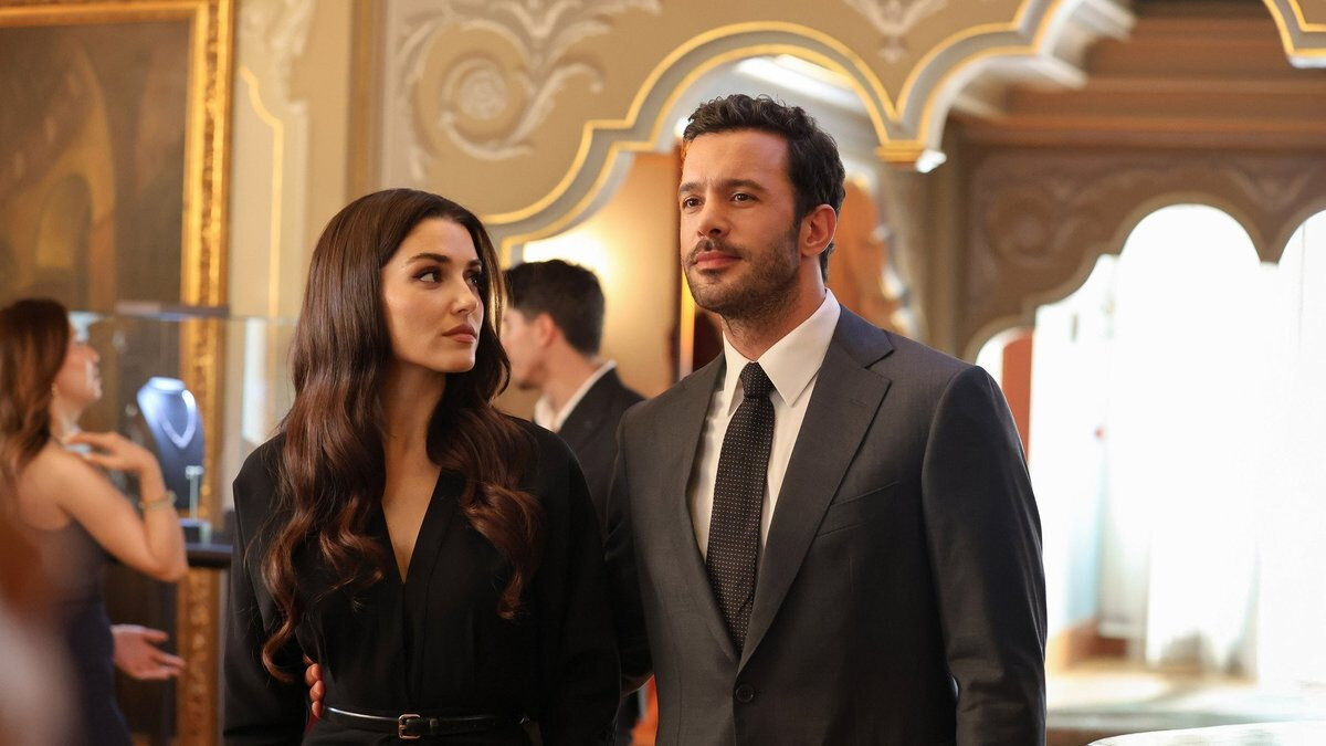 AŞK VE GÖZYAŞI YENİ BÖLÜM NE ZAMAN? TARİH BELLİ OLDU<br><br>Aşk ve Gözyaşı dizisinin sıkı takipçilerinin merakla beklediği açıklama, yapımın resmi sosyal medya hesaplarından geldi. İzleyicilerin "Aşk ve Gözyaşı yeni bölümü ne zaman?" sorusu yanıt buldu.