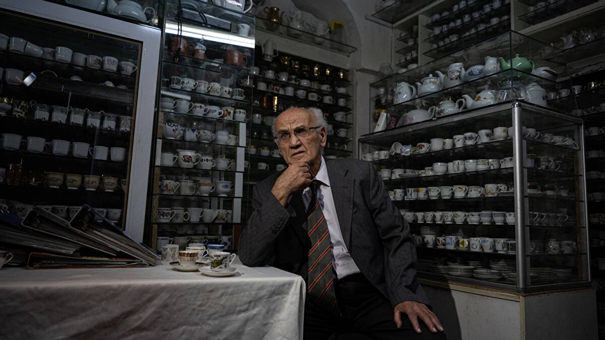 Koleksiyonunu kamuya açık bir müzede sergilemek istediğini kaydeden Salman, böylece koleksiyonunu herkesin yakından görebileceğini anlattı.<br><br>Salman, farklı türlerdeki fincanları toplama alışkanlığını bugün de sürdürdüğünü ifade ederek, "Çünkü bunların hepsi bir emektir. Yani insan eli değmiştir. Ressamlardan o figürleri yapan ustalar veya fabrika işçileri, elde yapılanların değerlendirmesi tamamen sektöre bir canlılık getirir. Onların unutulmamasını sağlamak gerekir. Bir usta yaptığı bir eseri müzede görürse o zaman daha fazla moral bulur." ifadelerini kullandı.