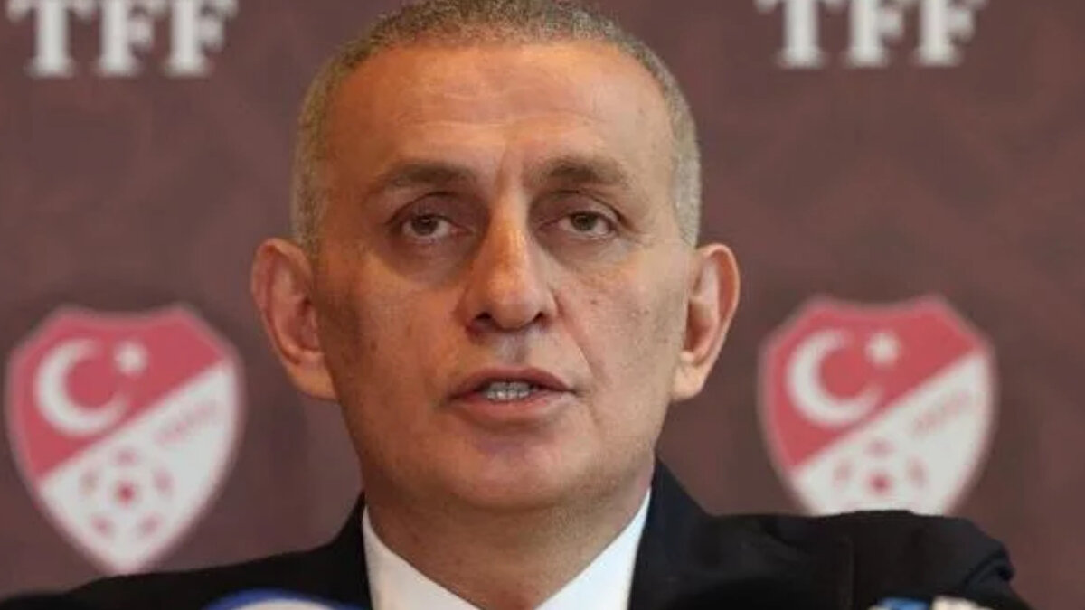 "YILLARCA BUNLAR MAFYAYDI"<br><br>"Yıllarca hakemlik kokuşmuştu, hakem mafyası vardı! Baba ve oğullar... Subay ve astsubayların hakem olmasını ben bitirdim! Bunların kökünü kurutamadık!"<br>