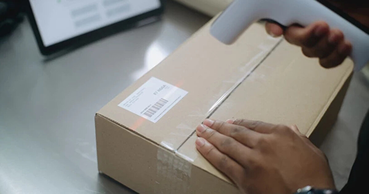 Kargo bekleyenler dikkat! 29 Ekim Cumhuriyet Bayramı resmi tatili nedeniyle kargoların mesai durumu değişiyor. Peki, yarın (28 Ekim Salı) kargolar açık mı, yarım gün mü? 29 Ekim'de PTT, Yurtiçi, MNG, Aras Kargo çalışıyor mu? İşte 28-29 Ekim kargo çalışma durumu.