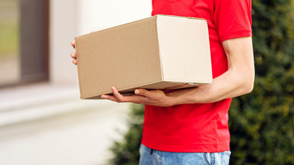 Yurtiçi Kargo Çalışma Saatleri<br><br>Yurtiçi Kargo'dan yapılan duyuruda, 28 Ekim Salı ve 30 Ekim Perşembe günleri hizmet verileceği, 29 Ekim Çarşamba günü ise Cumhuriyet Bayramı resmi tatili nedeniyle kapalı olunacağı belirtildi.