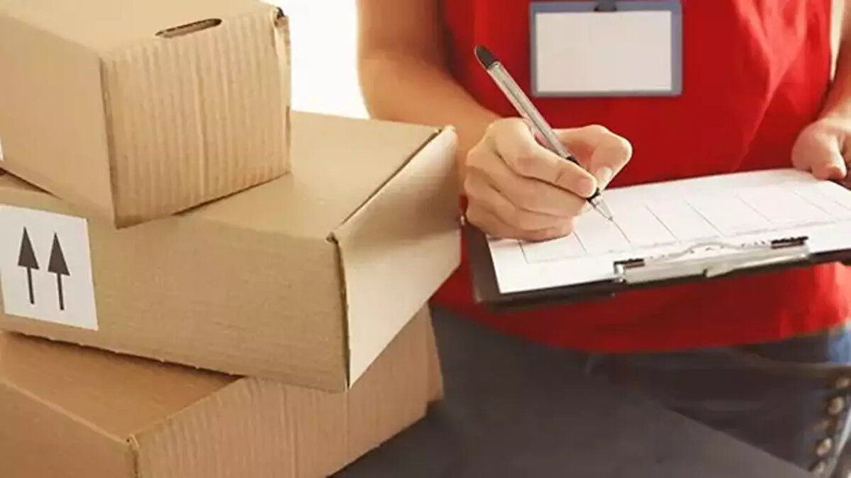 Şirketlerden Resmi Açıklama Geldi: Yurtiçi ve MNG (DHL) 28-29 Ekim Kararı<br><br>İki büyük kargo firması, sosyal medya hesapları ve resmi kanallar üzerinden 28-29 Ekim çalışma saatlerine ilişkin duyuru yaptı.