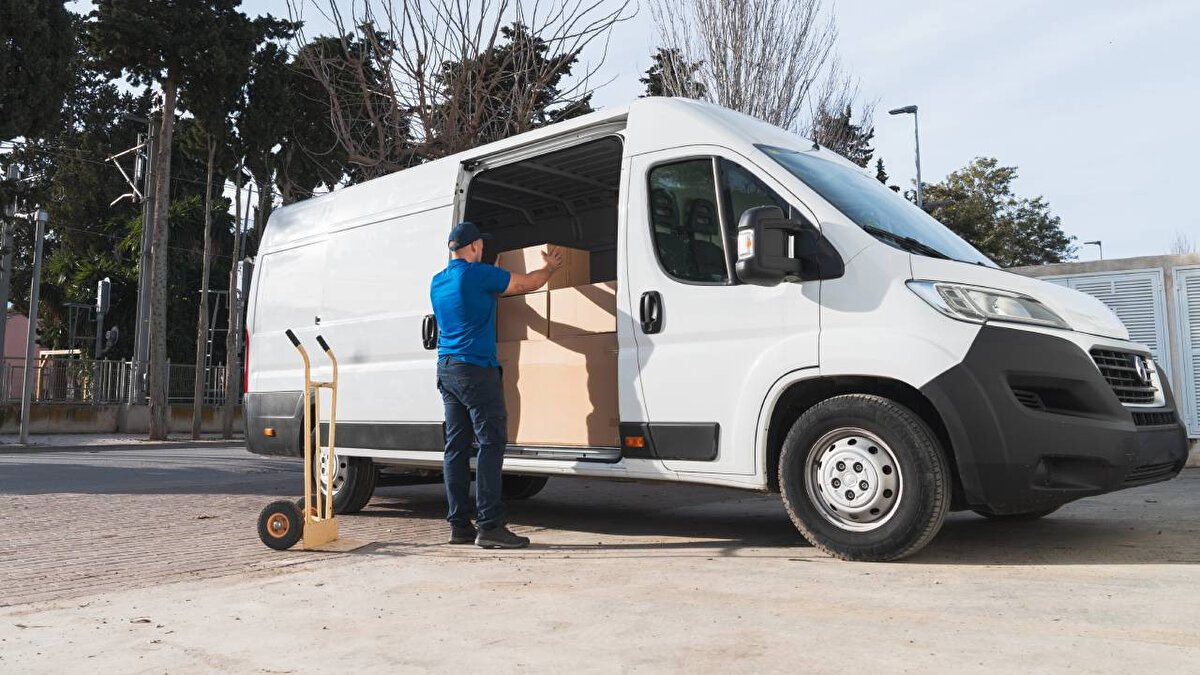 PTT Kargo, Aras Kargo, Sürat Kargo 28-29 Ekim Durumu<br><br>PTT Kargo, Aras Kargo, Sürat Kargo, Trendyol Express ve Hepsijet gibi diğer lojistik firmalarının da Yurtiçi ve MNG Kargo ile aynı çalışma prensibini uygulaması bekleniyor.