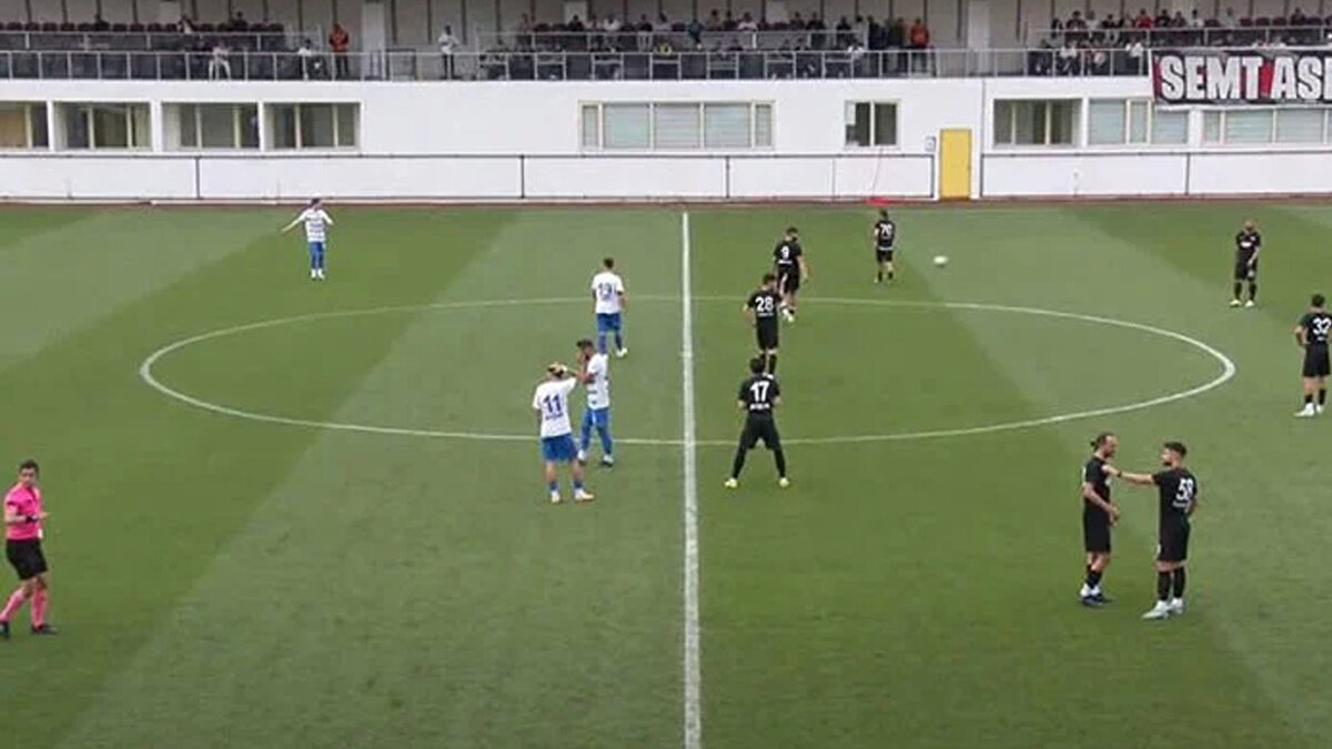 Türkiye Futbol Federasyonu (TFF) Başkanı İbrahim Hacıosmanoğlu’nun, 371 hakemin bahis hesabının bulunduğunu, 152’sinin ise aktif olarak bahis oynadığını açıklaması futbol gündemine damga vurdu. Skandalın yankıları sürerken, gazeteci Tahir Kum sürecin başladığı maçı açıkladı.