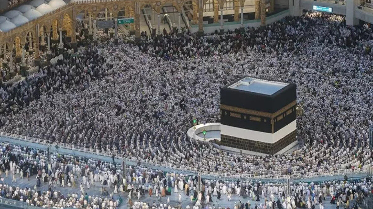 Diyanet İşleri Başkanlığı'ndan açıklama geldi<br><br>Diyanet İşleri Başkan Yardımcısı Fatih Mehmet Karaca, tüm hacı adaylarının merakla beklediği hac kurasının tarihini açıkladı