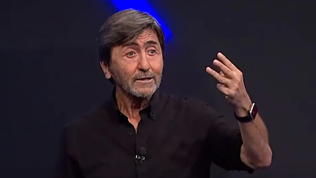 Galatasaray'ın başarısında Okan Buruk'un payına vurgu yapan Dilmen, "Galatasaray 10 haftada 9 galibiyet ve 1 beraberlik aldı. Galatasaray Türkiye’de oynadığı 21 maçta sadece 1 kez berabere kalmış, diğer maçlarını kazanmış. Bunu sadece kadro veya stat kalitesiyle ölçemeyiz. Burada hoca kalitesi de var" şeklinde konuştu.<br><br>