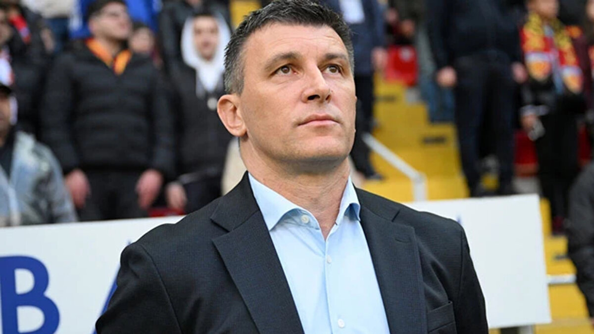 Sarı kırmızılılarda geçen sezon görev yapan Jakirovic, Hull City ile anlaştıktan sonra Kayserispor'da takımın başına Markus Gisdol getirilmişti.