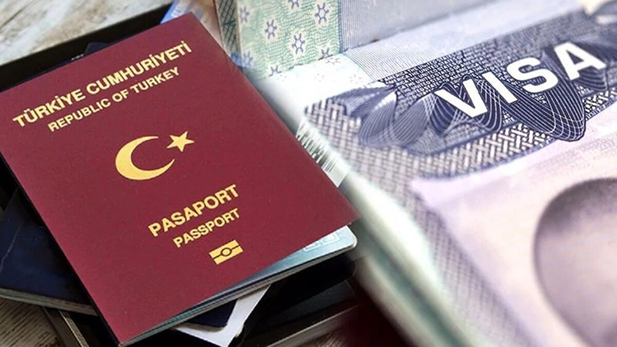 Karadağ ile Türkiye arasındaki seyahat rejimini doğrudan etkileyen olay, dün gece Başkent Podgorica'nın Zabjelo Mahallesi'nde meydana geldi. Yaşanan bıçaklı saldırı ve sonrasındaki tepkiler, Karadağ hükümetini Türk vatandaşlarına yönelik vizesiz geçiş hakkını askıya alma noktasına getirdi.