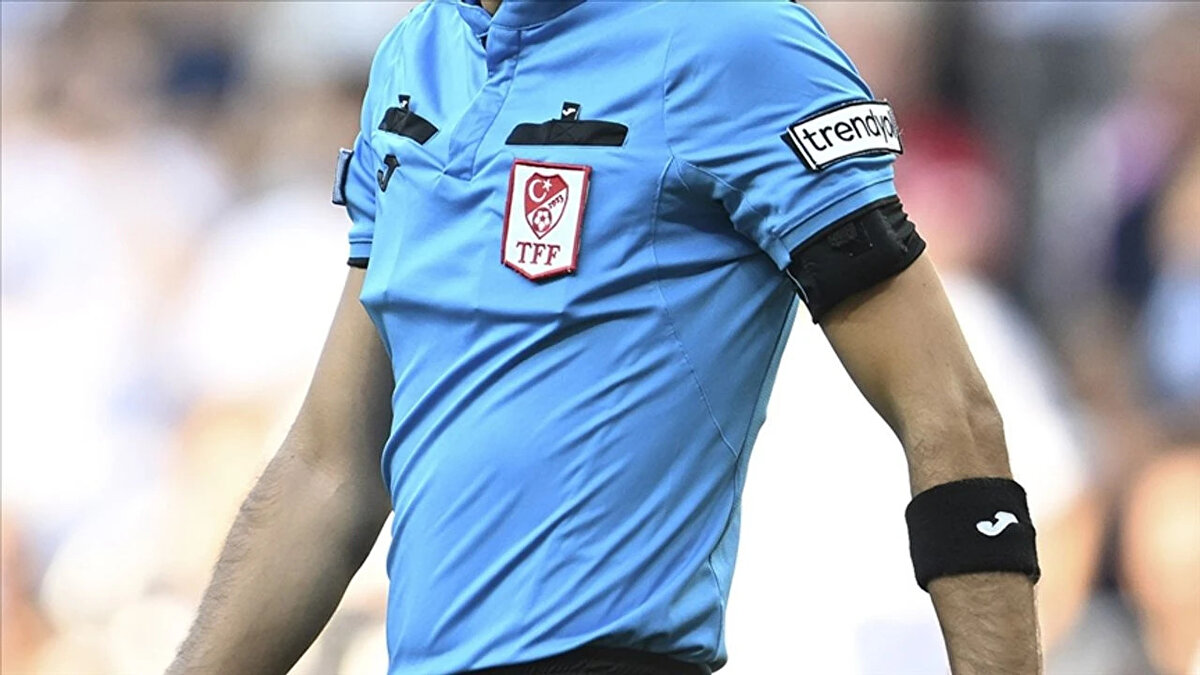 1 Hakem 18.227 Kez Bahis Oynamış<br><br>Başkan Hacıosmanoğlu'nun açıklamaları, skandalın sadece hakem sayısı ile sınırlı kalmadığını, oynanan bahis miktarlarının da endişe verici boyutlarda olduğunu ortaya koydu.<br><br>İşte TFF tarafından paylaşılan şok edici rakamlar:<br><br>Toplam 571 aktif hakemin 371'inin bahis hesabı var.<br><br>Toplam 152 hakem aktif olarak bahis oynuyor.<br><br>10 hakemin 10.000'in üzerinde bahis oynadığı tespit edildi.<br><br>1 hakem tek başına 18.227 kez bahis oynadı.<br><br>42 hakem 1.000'in üzerinde farklı futbol müsabakasına bahis yaptı.