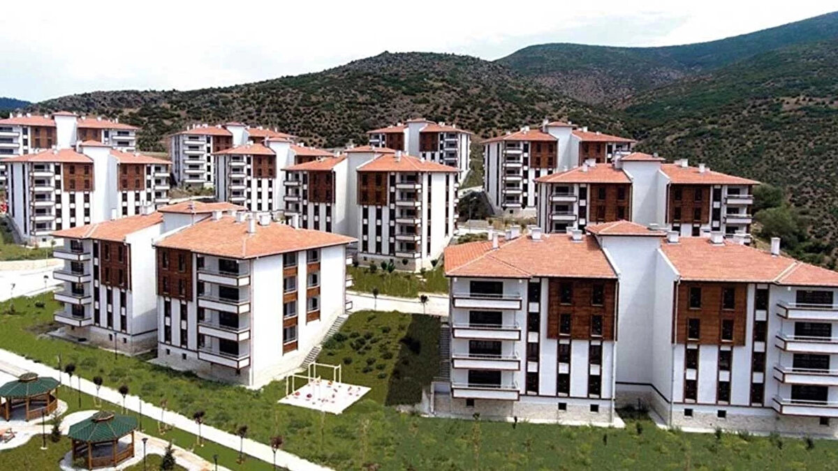 Yüzde 10 Peşinat, 240 Ay Vade İmkanı<br>“Ev Sahibi Türkiye” sloganıyla hayata geçirilen proje kapsamında, konutlar cazip bir ödeme planıyla satışa sunulacak:<br>