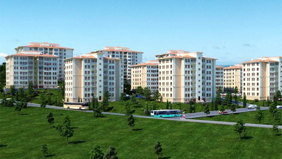 TOKİ'nin sunduğu bu uzun soluklu fırsat, ilk kez ev sahibi olacak binlerce ailenin yüzünü güldürecek.