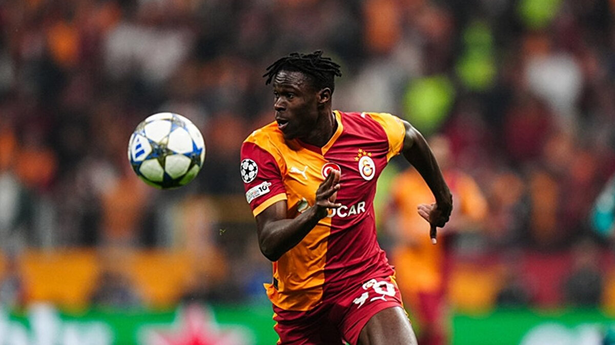 Singo, takımın izinli olduğu günde fizyoterapistlerle çalışarak iyileşme sürecini hızlandırıyor. Oyuncunun Trabzonspor maçına yetişmesi bekleniyor. 