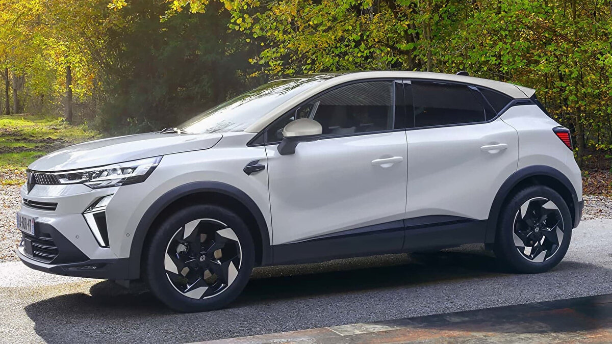 8. Renault Captur (Güçlü Performans)<br>B-SUV sınıfında 160 beygirlik gücüyle öne çıkan Captur, 1.3 litrelik yarı hibrit motora sahip. 18 inç jantları ve dinamik tasarımıyla dikkat çeken aracın tüketimi 6,0 lt/100 km.<br><br>Fiyat: 1.900.000 TL