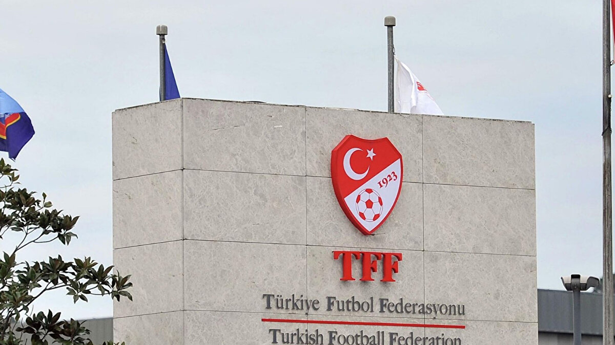 Üst klasman yardımcı hakem: Ahmet Türkeş, Azem Zorlu, Baykal Tuna, Eren Öksüzler, Eyup Özer, Faruk Yağlı, Göktuğ Hazar Erel, Hasan Erdoğan