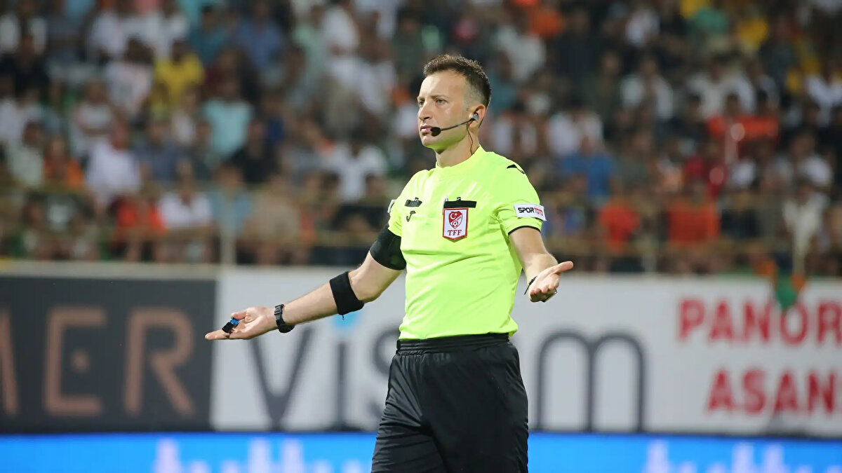 SABAH'ın haberine göre; Süper Lig hakemlerinden Yasin Kol ve Mehmet Türkmen'in bahis oynamadığı tespit edildi. 