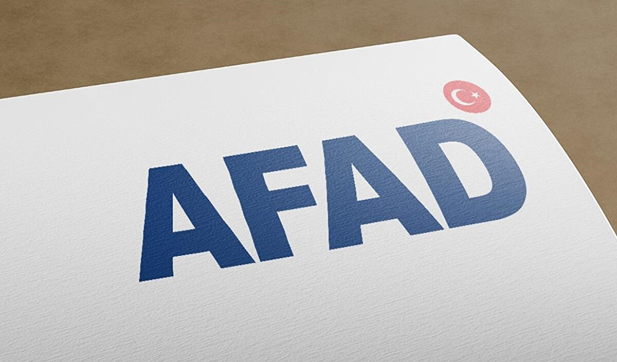 Evimin Altından Fay Hattı Geçiyor mu?<br>Vatandaşlar, e-Devlet sistemi üzerinden T.C. kimlik numaraları ve şifreleriyle giriş yaparak AFAD ve MTA tarafından hazırlanan Deprem Haritası Sorgulama ekranından evlerinin altından aktif fay hattı geçip geçmediğini veya bulundukları alanın risk durumunu detaylıca görüntüleyebilirler.<br>