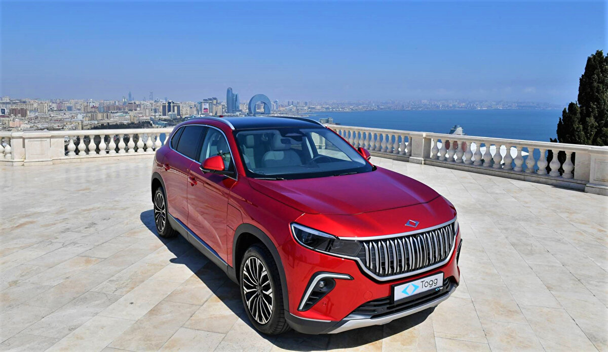 Kredi faizinin sıfır olması, özellikle 12 ay vadeli ödeme planlarında önemli bir avantaj sağlıyor. Enflasyon ortamında paranın zamanla değer kaybetmesi dikkate alındığında, faizsiz kredi seçeneği alıcılar için ciddi bir kazanç sunuyor.