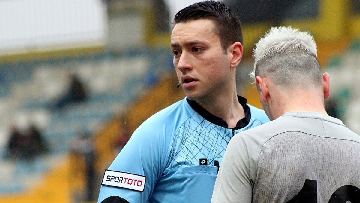 "HESABINA PARA YATIRAN ŞAHSI BİLMİYOR"<br><br>Zorbay Küçük, yakın çevresine ayrıca bahis hesabına gönderilen parayı kimin gönderdiğini bilmediğini söylüyor. <br>