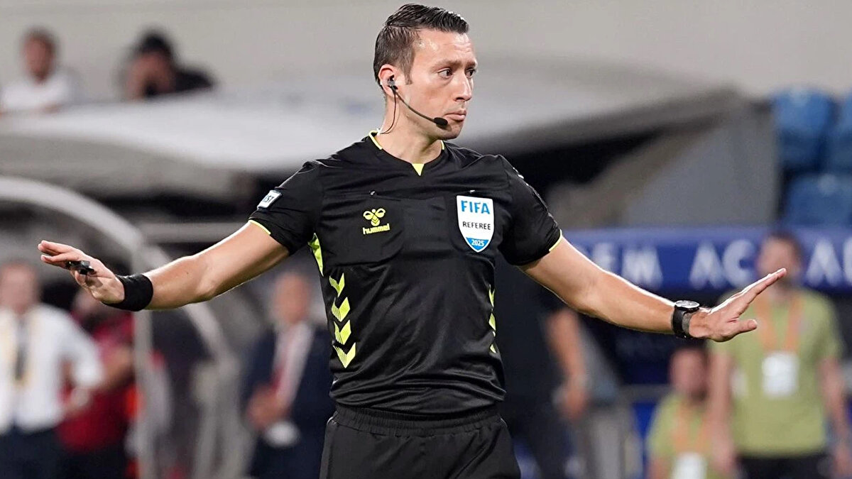 İşte “bahis oynaması” nedeniyle PFDK’ya sevk edilen üst klasman hakemleri:<br><br>-⁠Egemen Artun<br>-Mehmet Ali Özer<br>-Melih Kurt<br>-Muhammed Selim Özbek<br>-Seyfettin Alper Yılmaz<br>-Yunus Dursun<br>-Zorbay Küçük