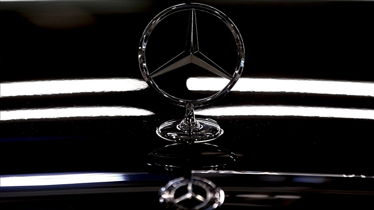 Çin ve ABD pazarlarında sert düşüş<br><br>Mercedes'in küresel satışları da belirgin biçimde geriledi. Temmuz–eylül döneminde şirketin toplam araç satışları yüzde 12 azalarak 525 bin 300 adede düştü.