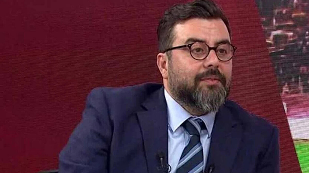 ZORBAY KÜÇÜK TAZMİNAT AVCISIDIR<br><br>Emre Bol, "Zorbay Küçük bu işte adeta bir marka. Tazminat avcısı, servet avcısı diyebiliriz. Hakaret davalarında hakemlik camiasında bir marka, bir lider olduğunu Tahir Kum ortaya çıkardı. " ifadelerini kullandı.