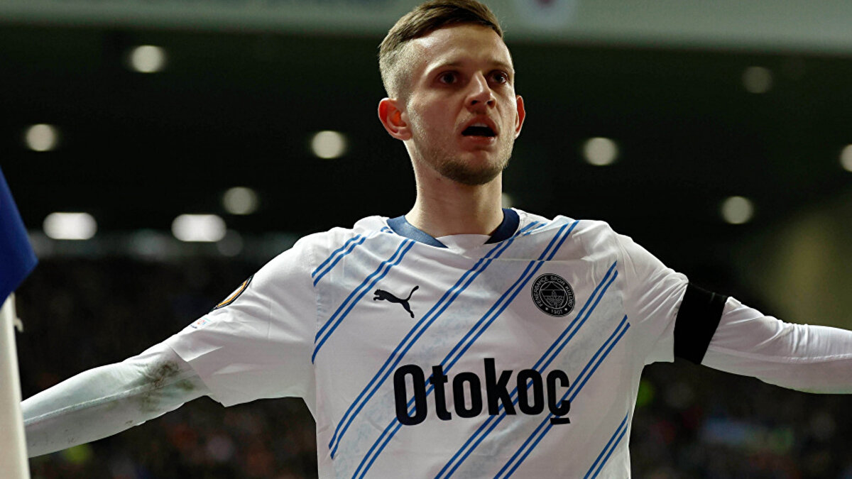 Fransa’dan talip var<br><br>Transferfeed'in haberine göre, Fransa Ligue 1 ekiplerinden Lyon, teknik direktör Paulo Fonseca’nın isteği doğrultusunda ara transfer döneminde Szymanski için temaslara başlayabilir.