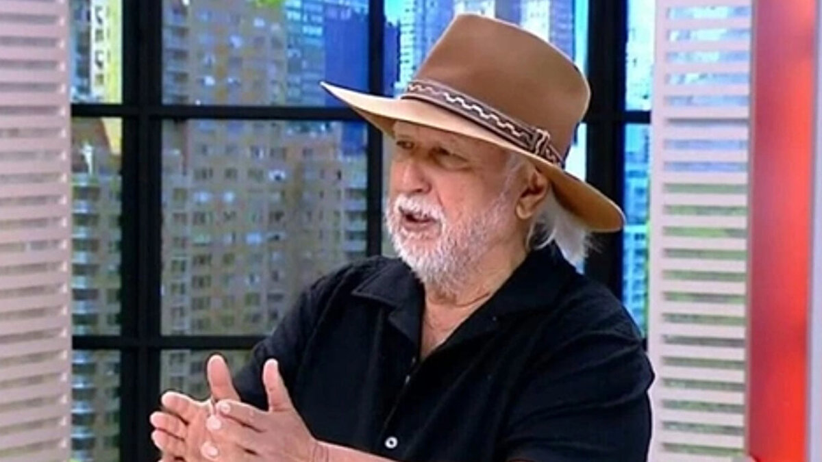 Gerginliğin ardından programın sunucu Göksu Öngören Özgür reklam arası verdi. Reklam dönüşünde Şener Üşümezsoy'un stüdyoda olmadığı görüldü.