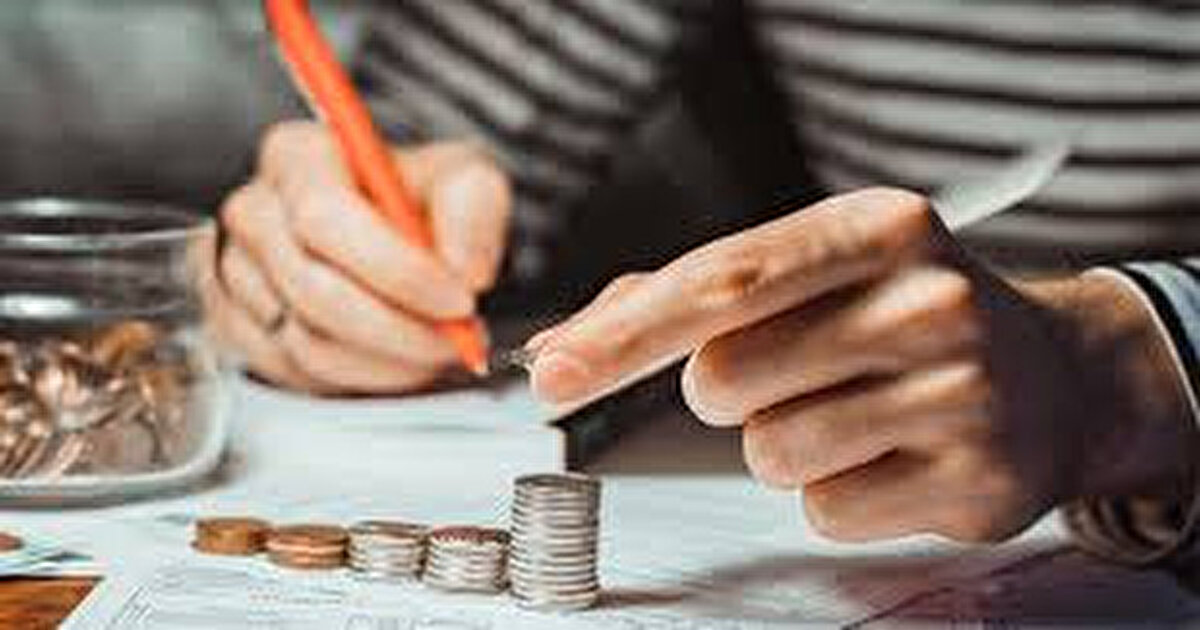 2025 Yılının En Çok Kazandıran 17 Mesleği<br><br>Listenin zirvesinde tıp ve teknoloji arasındaki rekabet dikkat çekiyor. İşte o meslekler ve dudak uçuklatan yıllık maaşları: