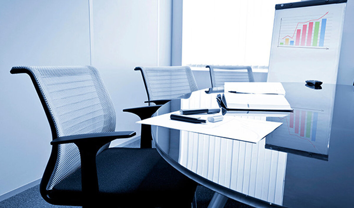 6. Yatırım Bankacısı Yıllık maaş 150.000 – 250.000 dolar arasında olup, devasa primlerle birlikte gelir katlanıyor.