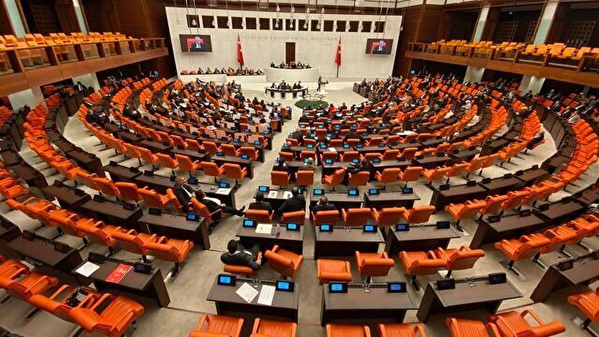 Adalet Bakanı Yılmaz Tunç, Ekim ayı başında yaptığı açıklamada çalışma taslağını milletvekillerine gönderdiklerini belirtmişti. Habertürk'ün haberine göre, Adalet Bakanlığı ve Meclis Adalet Komisyonu'ndaki çalışmaların tamamlanmasının ardından paketin önümüzdeki günlerde Meclis Başkanlığı'na sunulması bekleniyor.