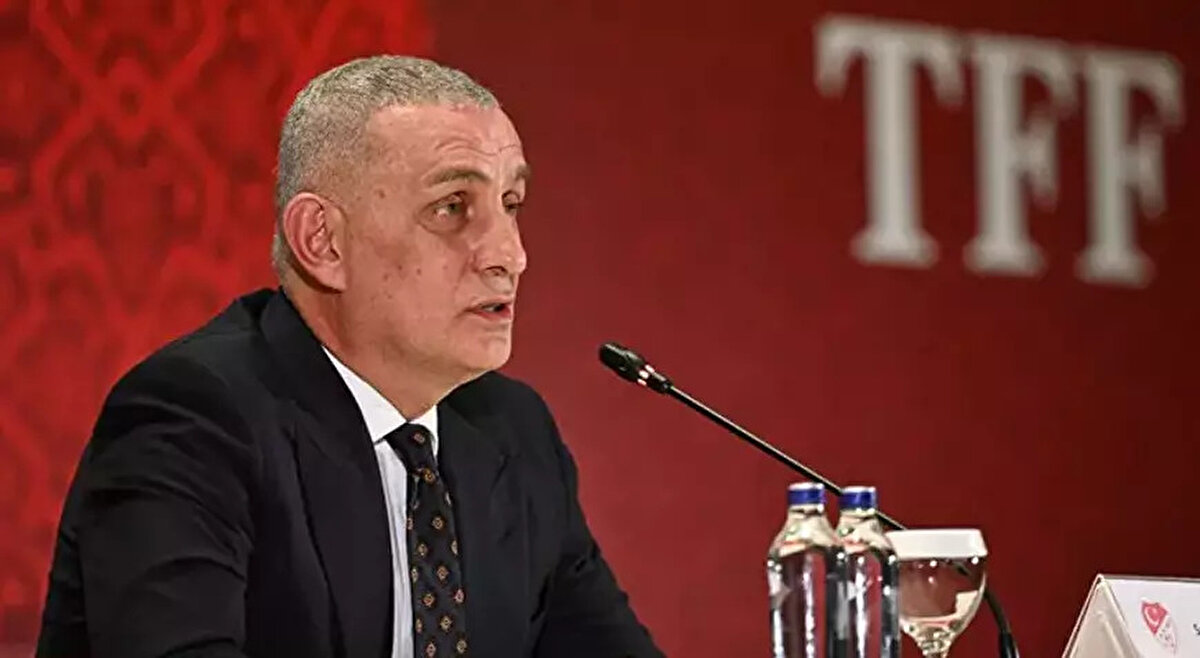 Kimse Türk futbolunun temiz yüzünü kirletemez, kirletmesine de izin vermeyeceğiz! Bu, bir hesaplaşmadır: Adaletle ve vicdanla, temiz bir gelecek için verilen mücadeledir. Biz, bu mücadeleden asla geri adım atmayacağız.<br><br>