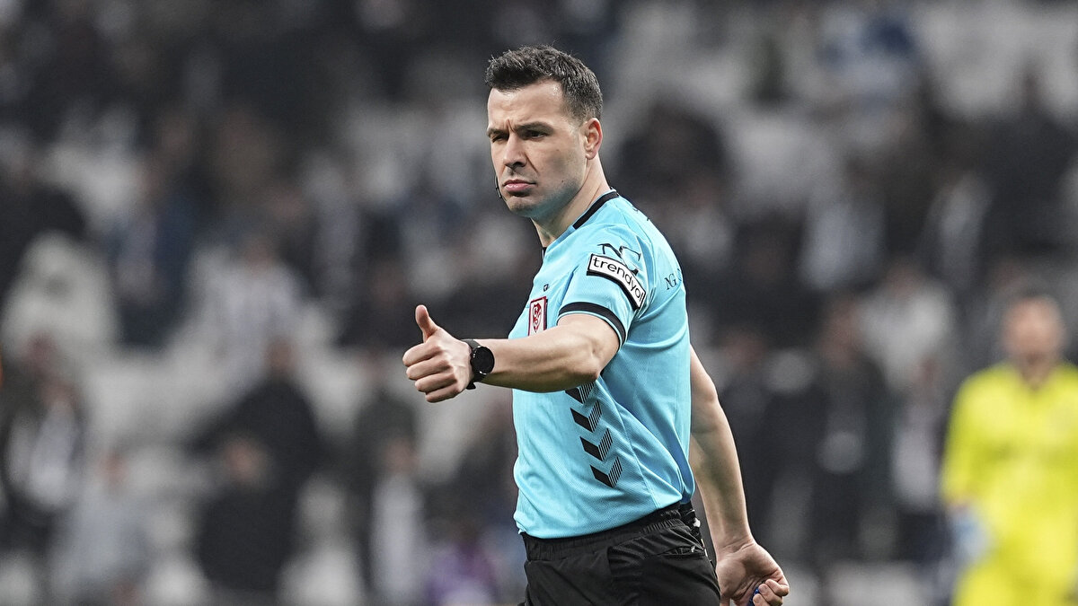 Cihan Aydın'ın Takımlarla İstatistikleri<br>Galatasaray: Cihan Aydın, bugüne dek 10 Galatasaray karşılaşmasında düdük çaldı. Bu maçlarda Galatasaray'a 14 sarı ve 2 kırmızı kart gösterdi. Galatasaray bu karşılaşmalardan 8 galibiyet, 2 de beraberlik aldı. Galatasaray, Cihan Aydın'ın düdük çaldığı hiçbir mücadelede yenilgi almadı. Rakiplerine ise 10 maçta toplam 23 sarı ve 4 kırmızı kart gösterdi.