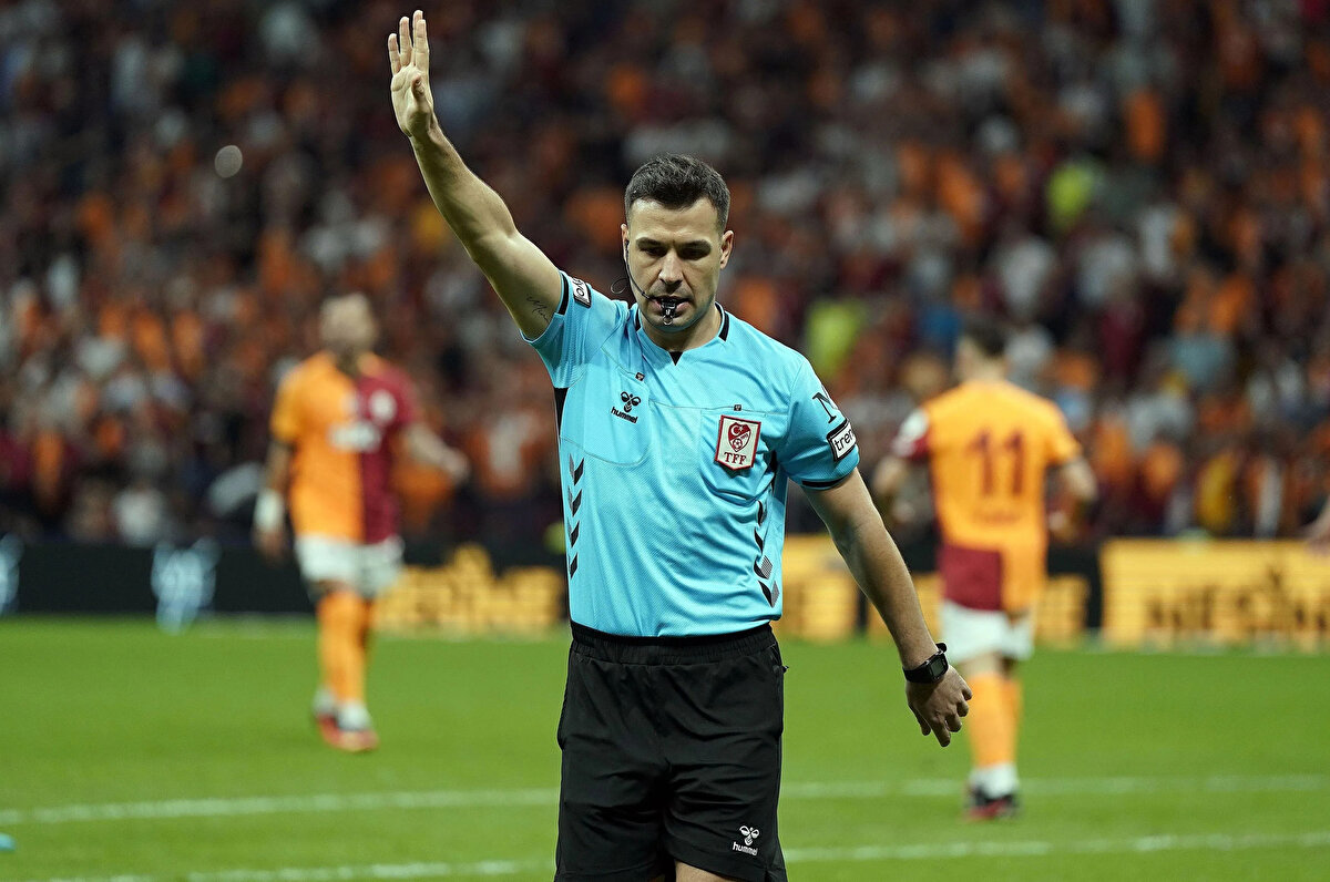 Trabzonspor: Aydın, 11 Trabzonspor karşılaşmasında düdük çaldı. Trabzonspor'a 20 sarı kart ve 1 kırmızı kart gösterdi. Karadeniz ekibi bu mücadelelerden 6 galibiyet, 4 mağlubiyet elde etti. 1 karşılaşma ise beraberlikle sonuçlandı. Rakiplere ise 11 Trabzonspor mücadelesinde toplam 19 sarı ve 2 kırmızı kart gösterdi.<br>