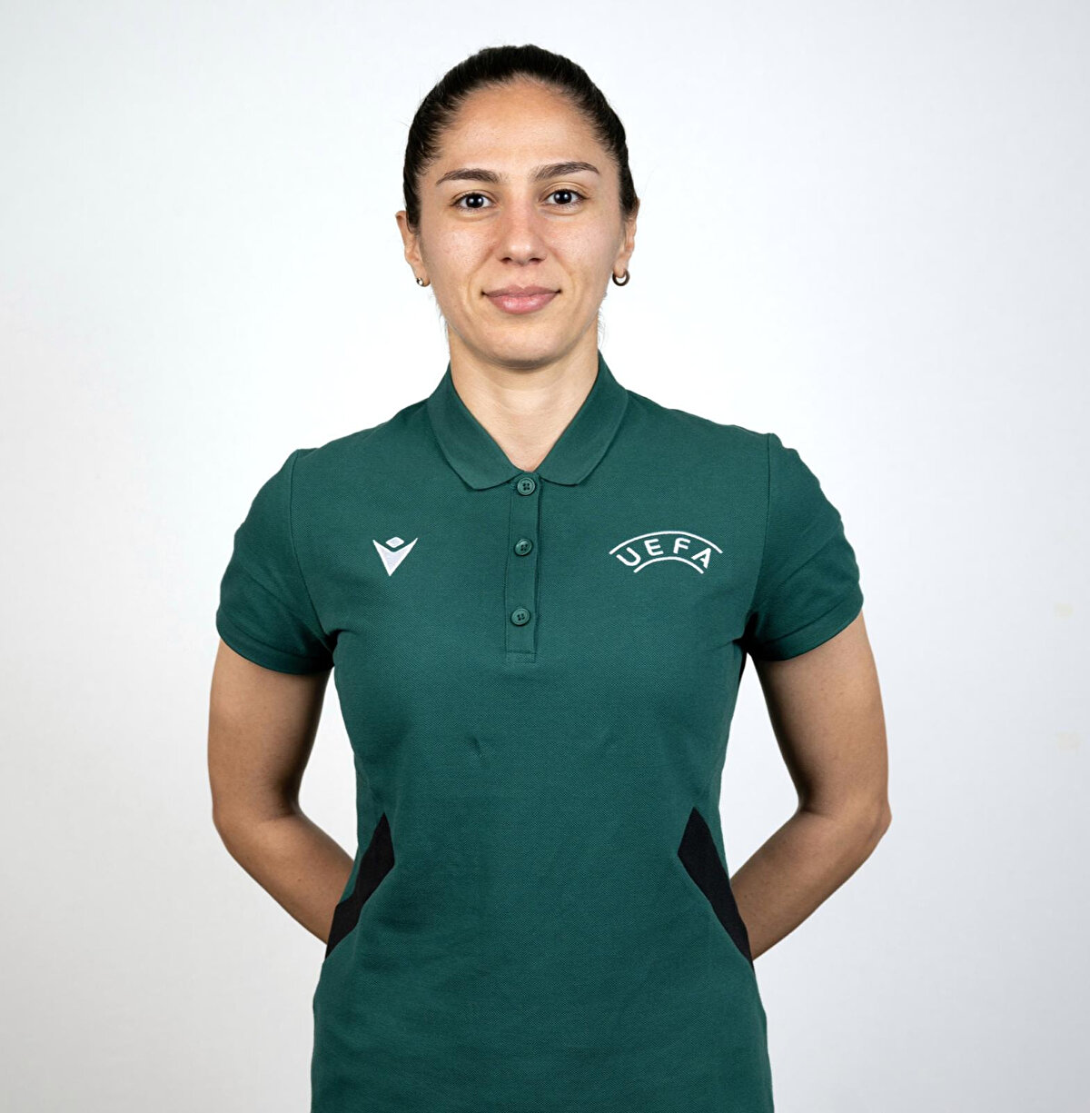 Bugün Ziraat Türkiye Kupası 3. turunda Gaziantep FK ile Karabük İdmanyurdu Spor arasında oynanacak karşılaşmada orta hakem olarak görev yapacak olan Albayrak, Türk futbolunda kadın hakemler adına önemli bir adım atmış olacak.