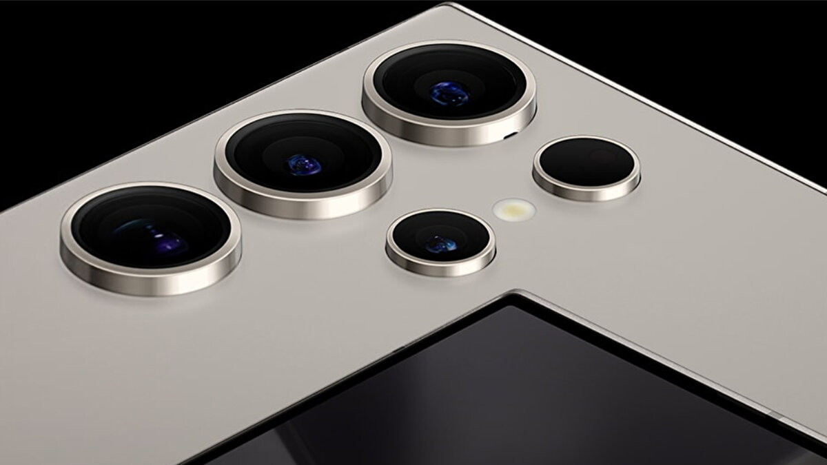 Yeni kamera sensörleri<br>Samsung, “yeni sensörler” ifadesini resmi olarak telaffuz etti. Ana sensörde dinamik aralık ve düşük ışıkta netlik artışı bekleniyor. Ultra’da tele fotoğraf cephesinde ince ayar mümkün. Portre ve yakınlaştırma geçişleri daha doğal olabilir.