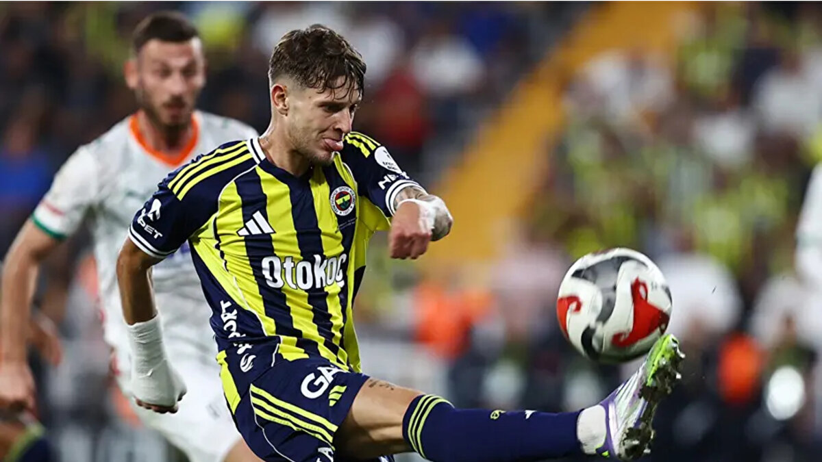 Yine aynı haberde Szymanski'nin sözleşmesinin 2027'de biteceği ve oyuncuyu transfer etmek isteyen takımların Fenerbahçe'ye hatırı sayılır bir meblağ ödemesi gerekeceği vurgulandı.