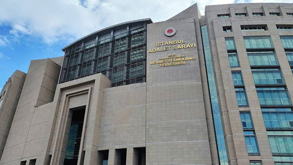 İstanbul Cumhuriyet Başsavcılığı, il genelinde faaliyet gösteren organize suç örgütlerine yönelik yürütülen geniş kapsamlı operasyonlara ilişkin açıklama yaptı.