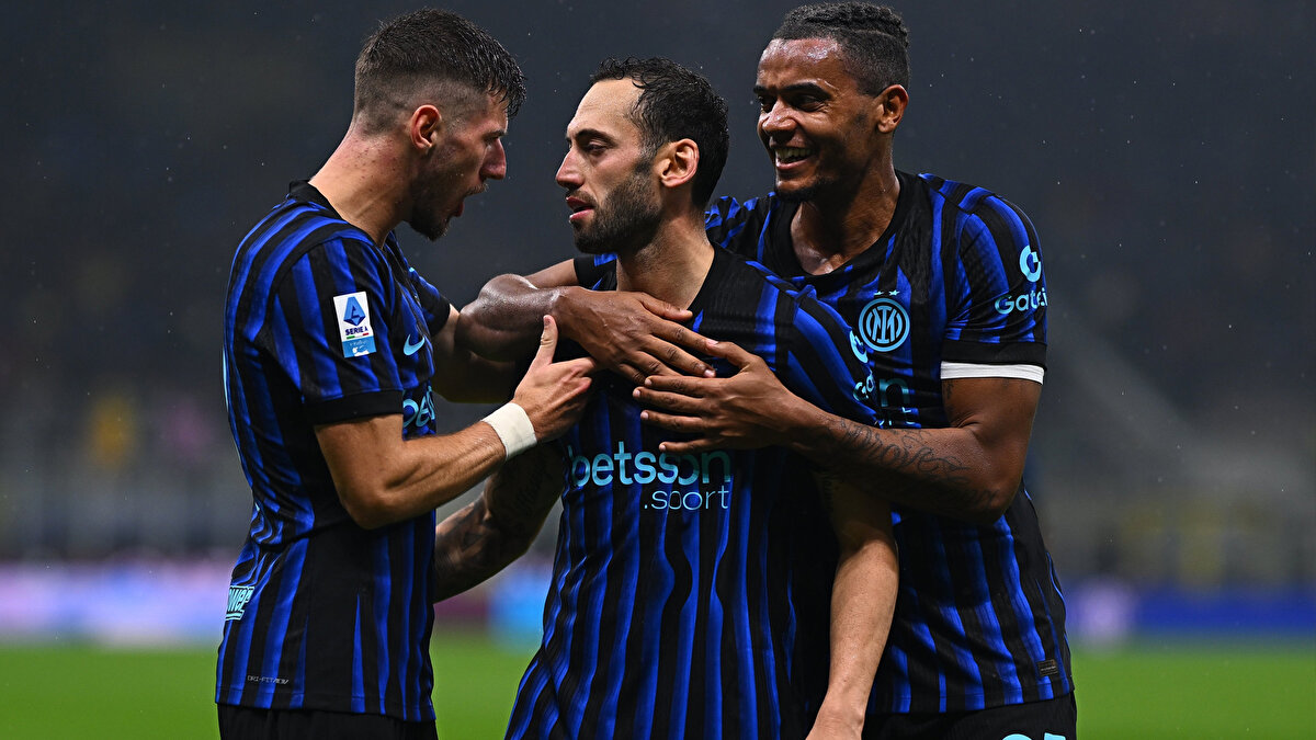 Yönetim, Hakan'ın da görüşlerini alarak bu transferde Ocak ayında adım atmak ve Galatasaray yönetimine Yunus için teklif yapmaya hazırlanıyor.