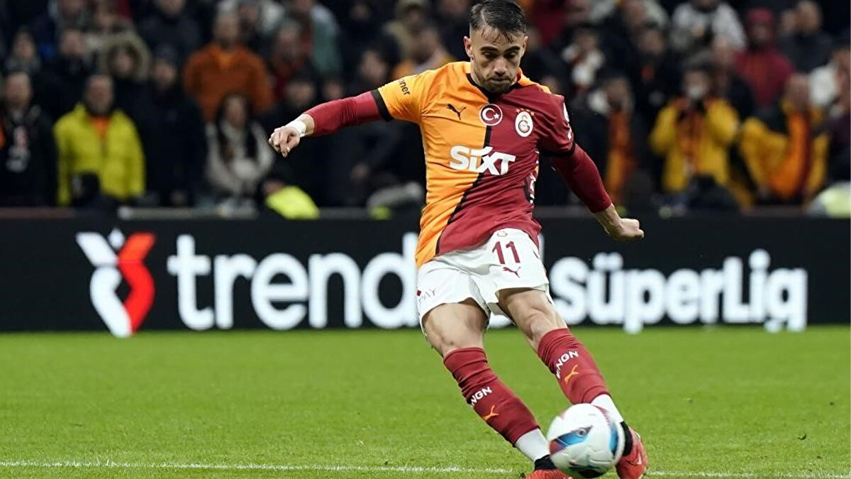 Galatasaray'da son 2 sezonda gösterdiği performansla dikkatleri üzerine çeken Yunus Akgün, dünya devinin listesine girdi.