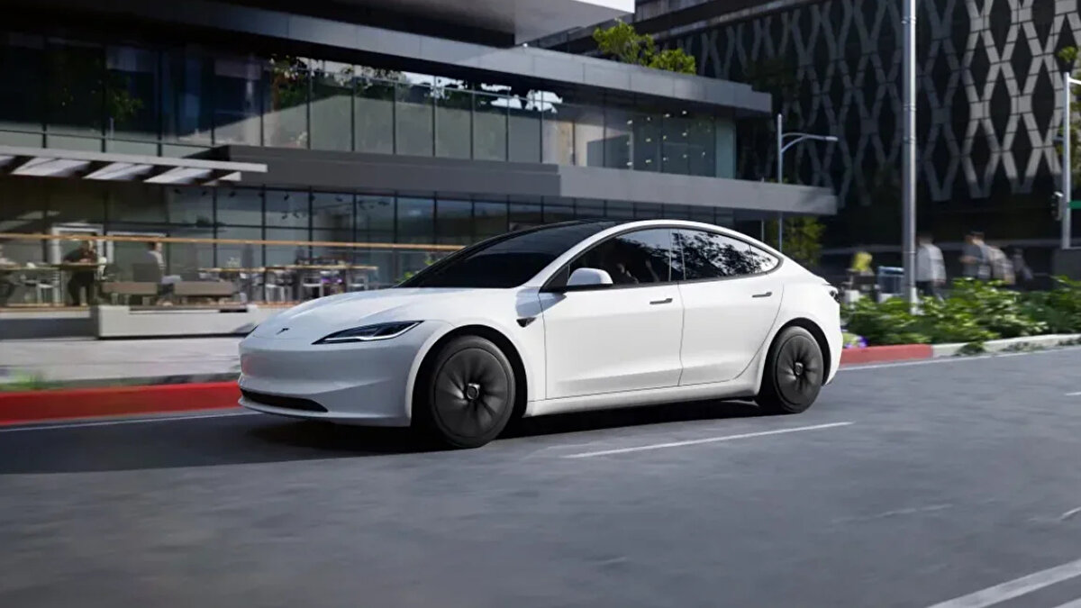 Tavares, bu öngörüsünün gerekçeleri arasında Çinli üreticilerin yükselişini, Tesla satışlarındaki durgunluğu ve büyüme hedeflerinin gerisinde kalınmasını gösterdi.