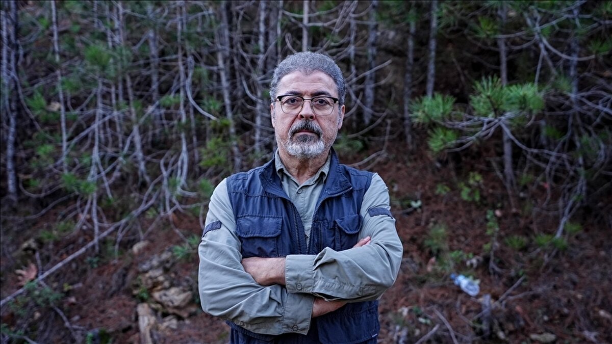 Afet ve Acil Durum Yönetimi Başkanlığı (AFAD) Deprem Bilim Kurulu Üyesi de olan Prof. Dr. Hasan Sözbilir, AA muhabirine, Balıkesir'in Sındırgı ilçesinde 10 Ağustos ve 27 Ekim'de meydana gelen 6,1'lik depremlerin ardından bölgede bilimsel çalışma yürüttüklerini söyledi.<br><br>