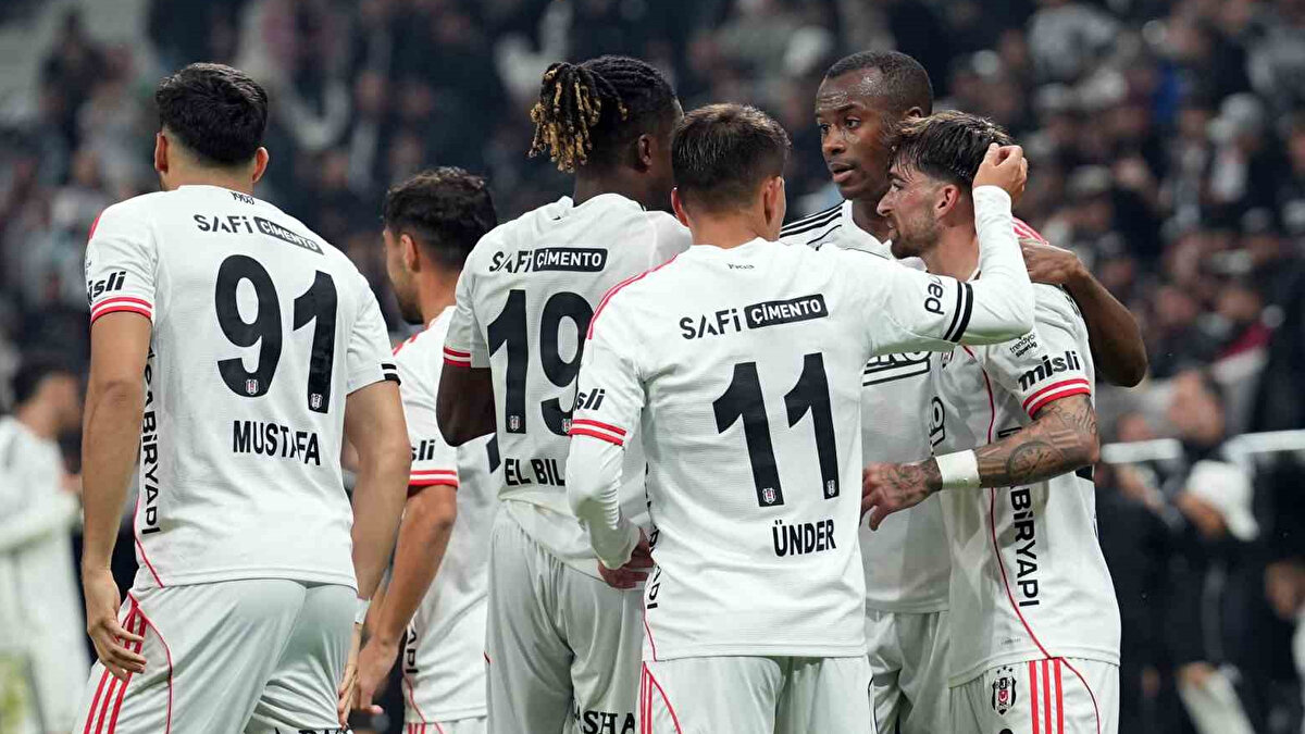 Süper Lig'de çıkışa geçmek isteyen Beşiktaş, pazar günü evinde ezeli rakibi Fenerbahçe'yi konuk edecek.