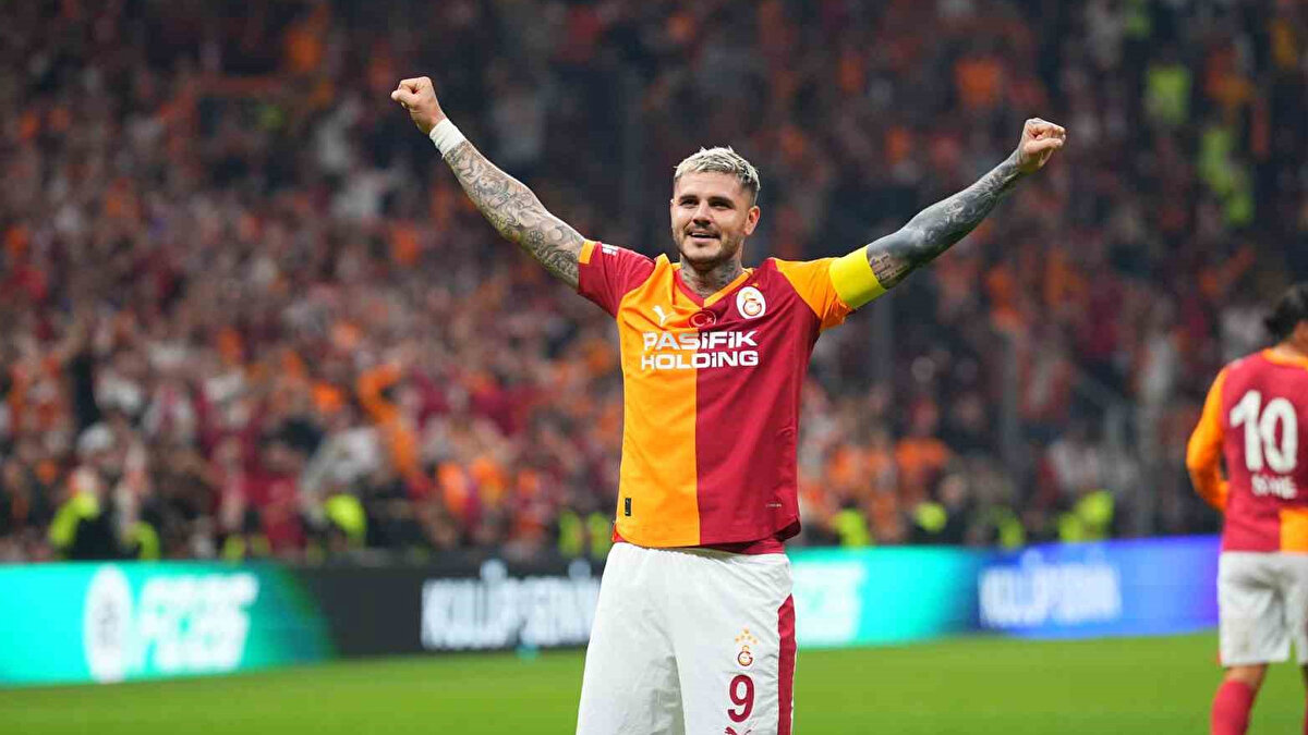 Okan Buruk’un kadro yapısını bozmayacağı ve Osimhen ile başlayacağı ifade ediliyor. Icardi'nin ise ikinci yarıda oyuna dahil olması bekleniyor.