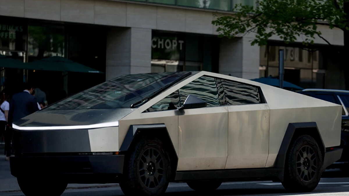 Süreç iki adımlı ilerleyecek. İlk adım yazılım güncellemesi ve sistem testleri. İkinci adım mekanik kontrol ve ayar. Kapı ve gövde birleşimleri yeniden ölçülecek. Trim ve kaplama bağlantıları tork değerine göre sabitlenecek.