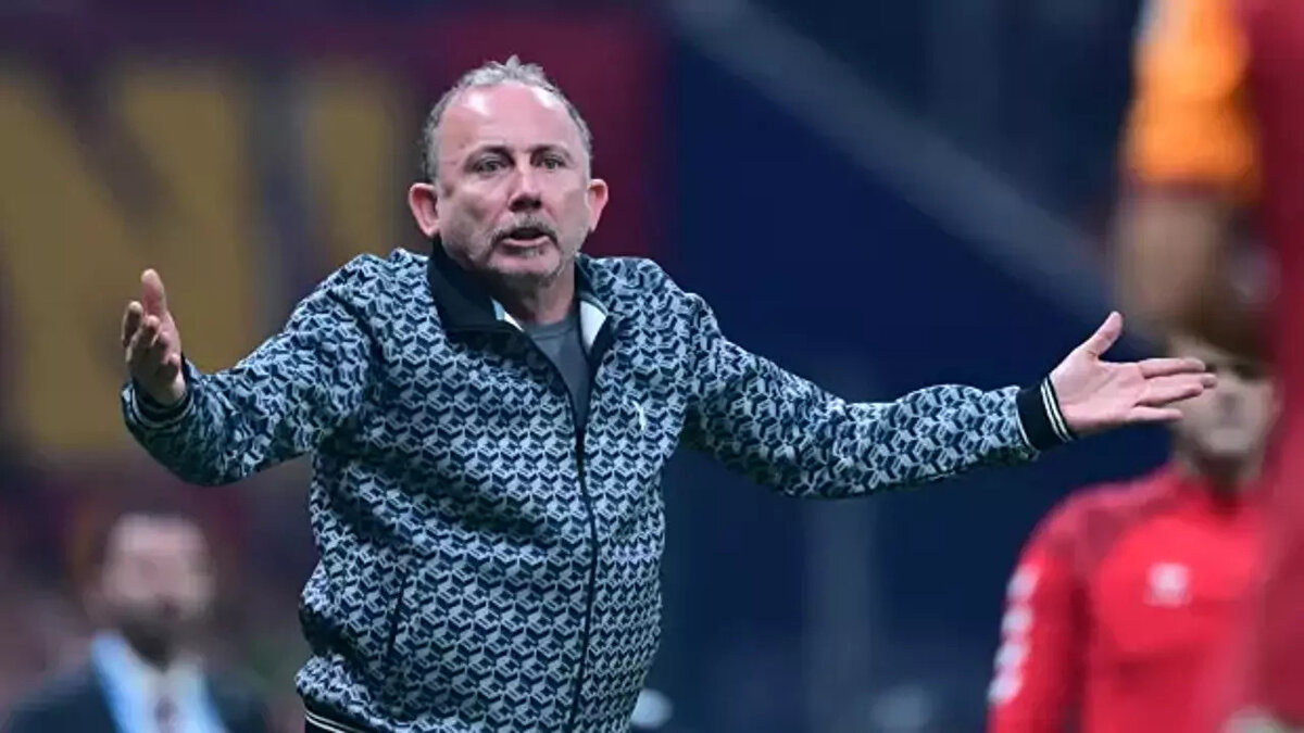 Trendyol Süper Lig'de sezona iyi başlayamayan Beşiktaş, devre arası transfer döneminde yapacağı takviyelerle takımı güçlendirmek istiyor.