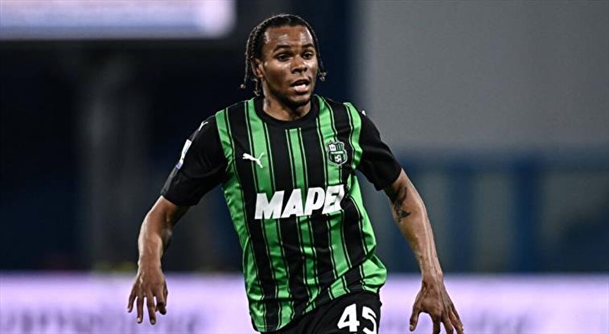 Fransız yıldız hem kanatlarda hem de forvet pozisyonunda oynayabiliyor.