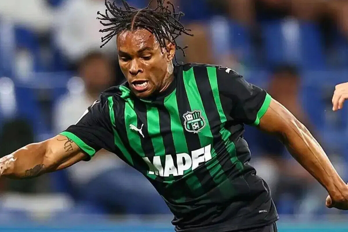 Armand Lauriente'nin ismi yaz transfer döneminde de Beşiktaş için gündeme gelmiş, fakat transfer olumlu sonuçlanmamıştı.